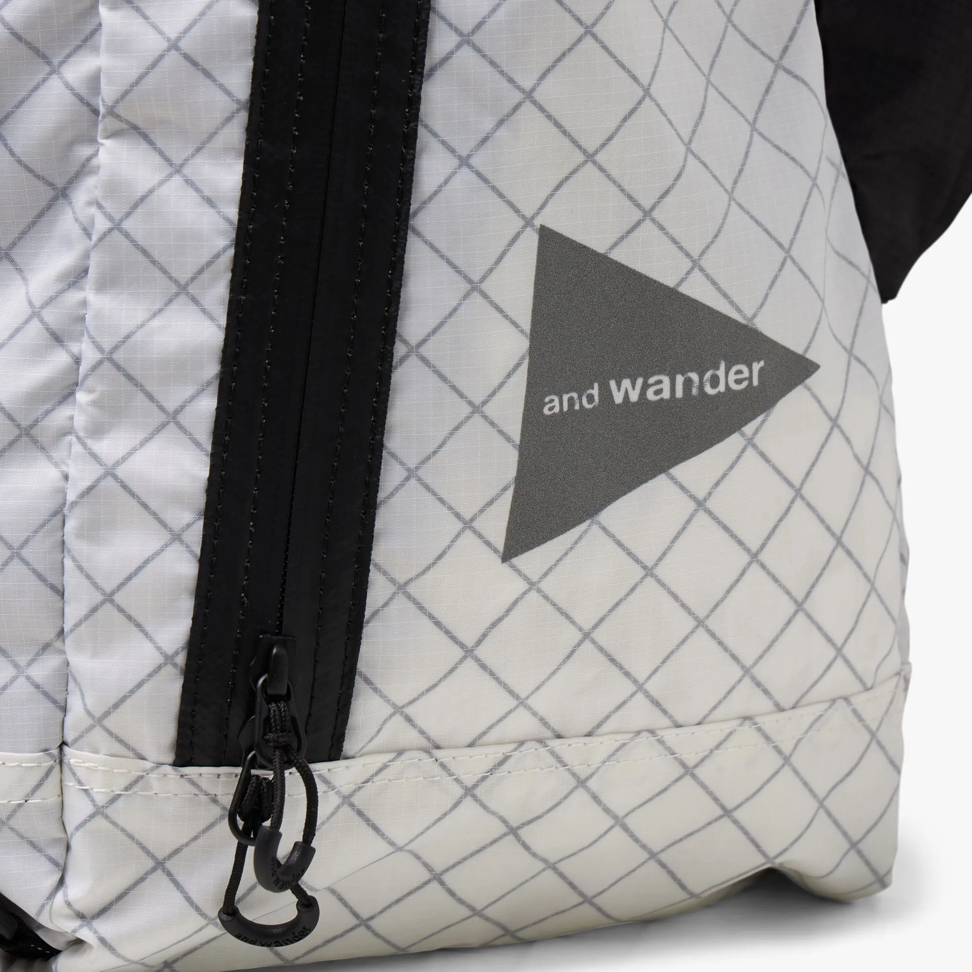 and wander Ecopak 30L 3way Tote Bag / Off White