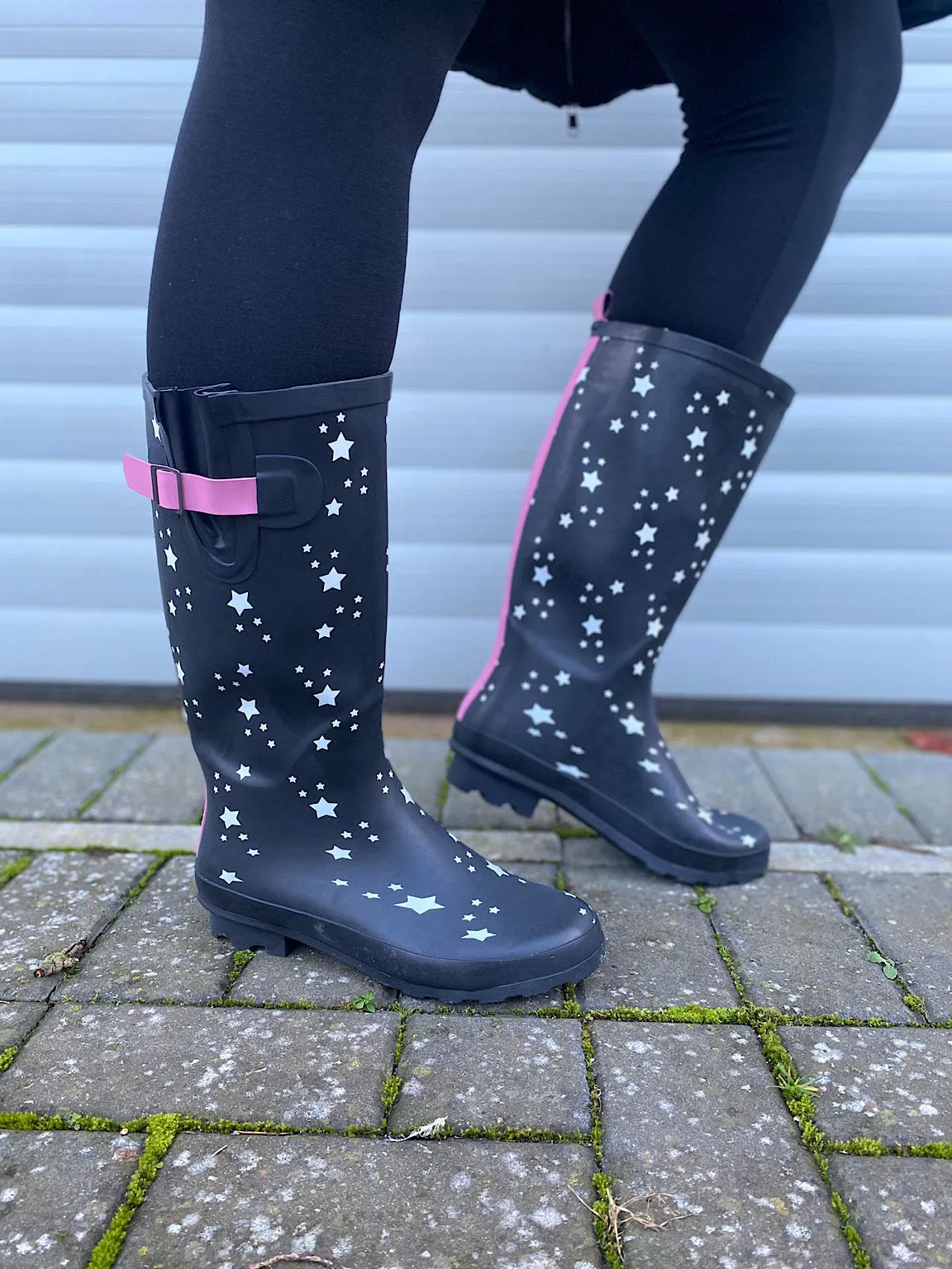 Black Star Pattern Wellies