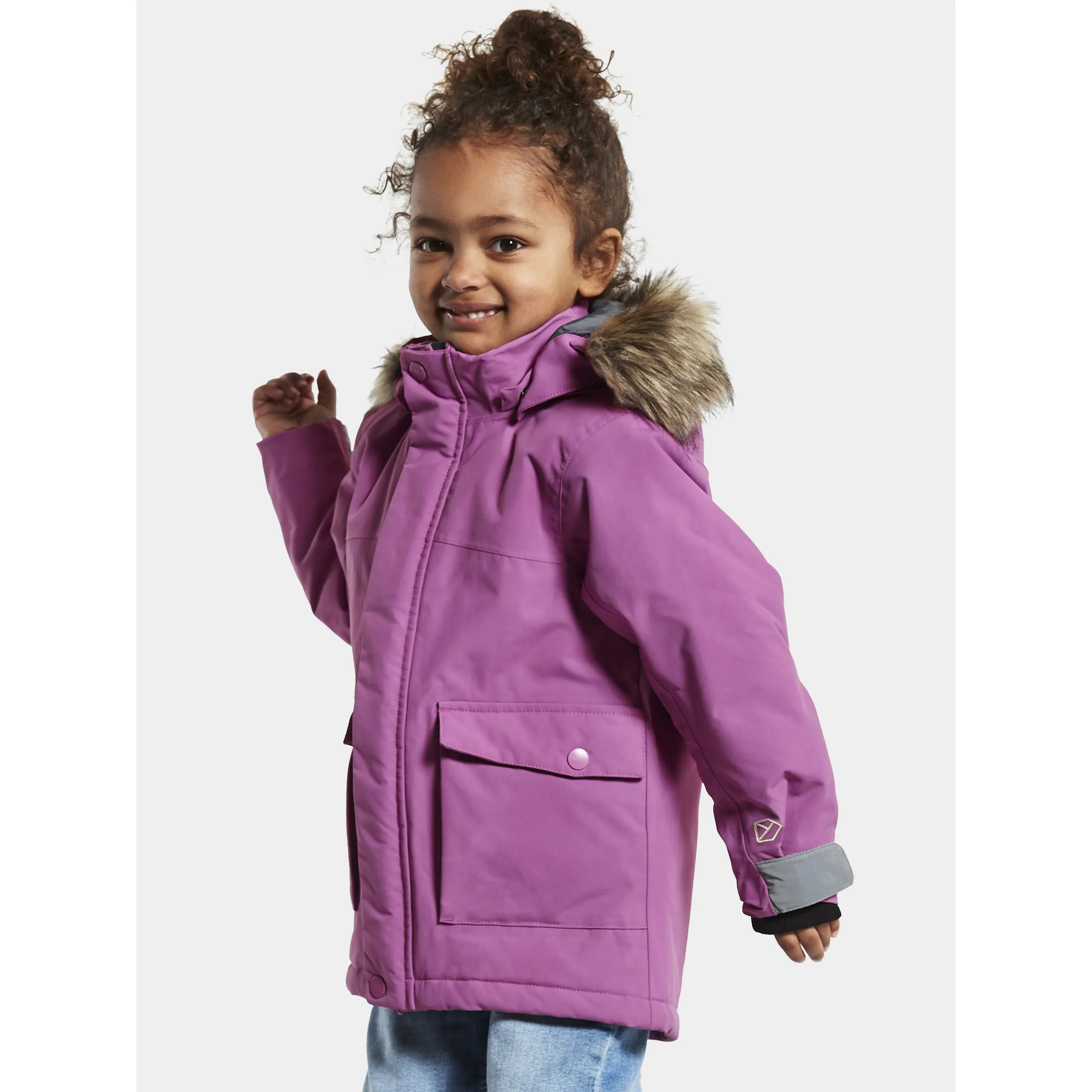 Didriksons Kids' Kure Parka 4 Radiant Purple | Buy Didriksons Kids' Kure Parka 4 Radiant Purple here | Outnorth