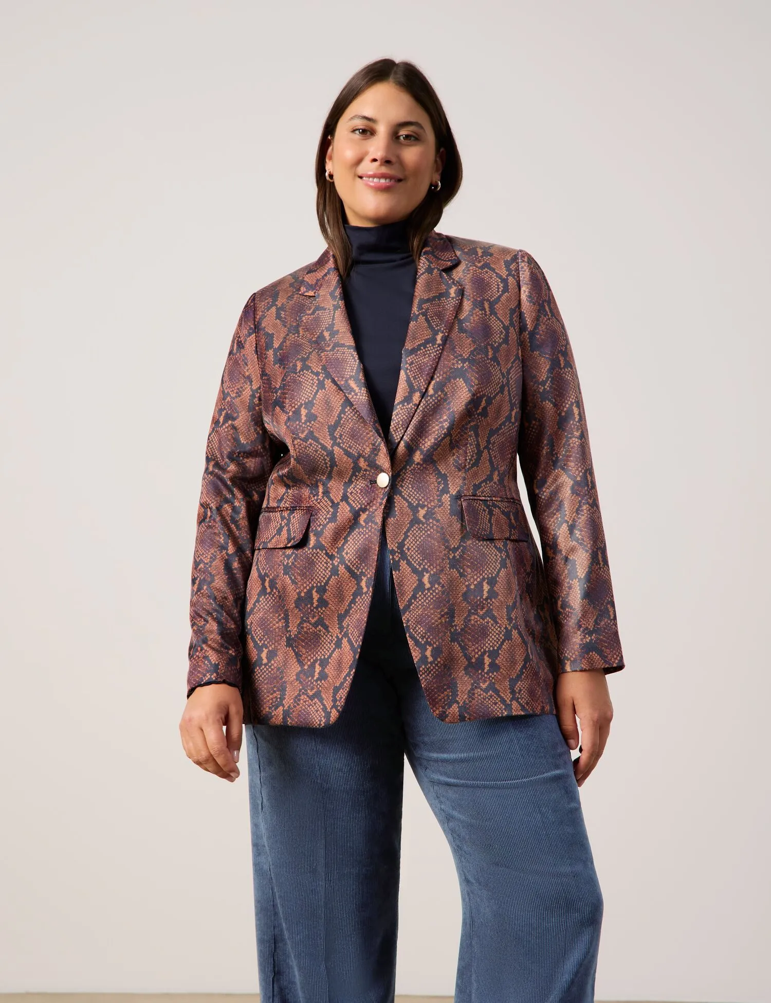 Fine blazer with a snakeskin print