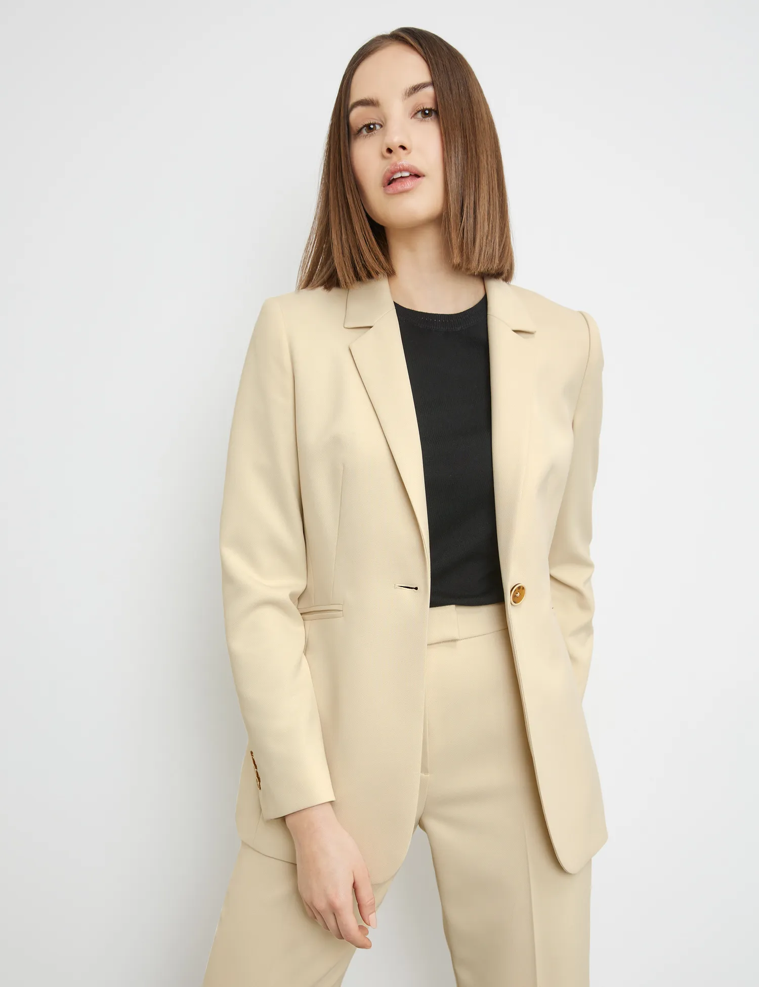 Fitted blazer made of fine stretch fabric