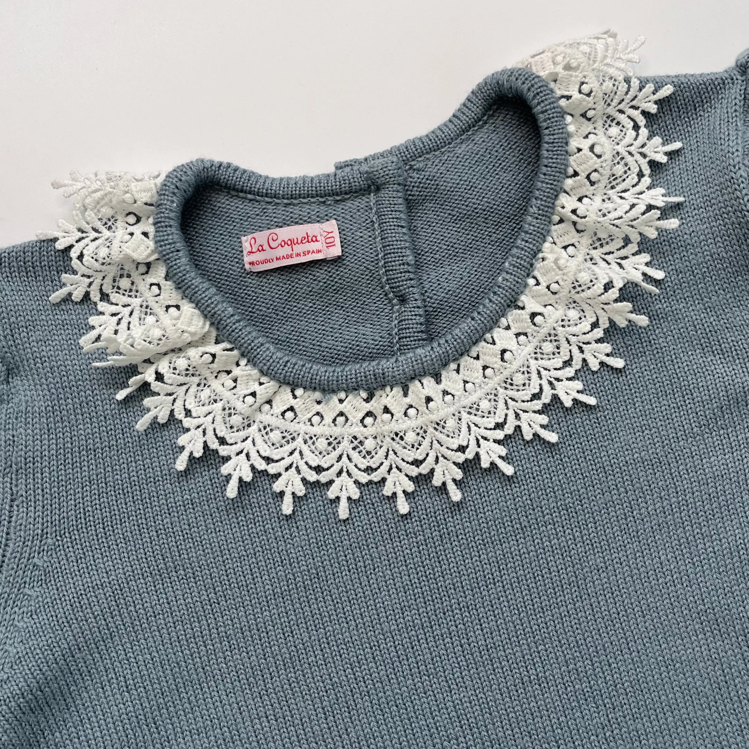 La Coqueta Blue Wool Jumper With Lace Collar: 10 Years