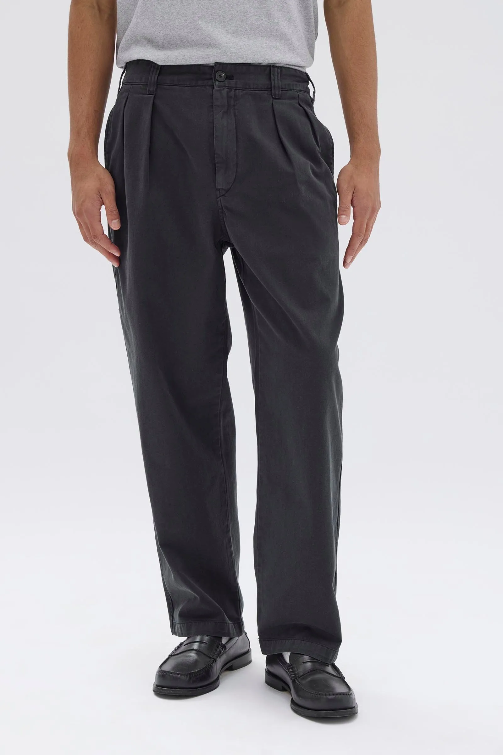 Miles Pleated Chino