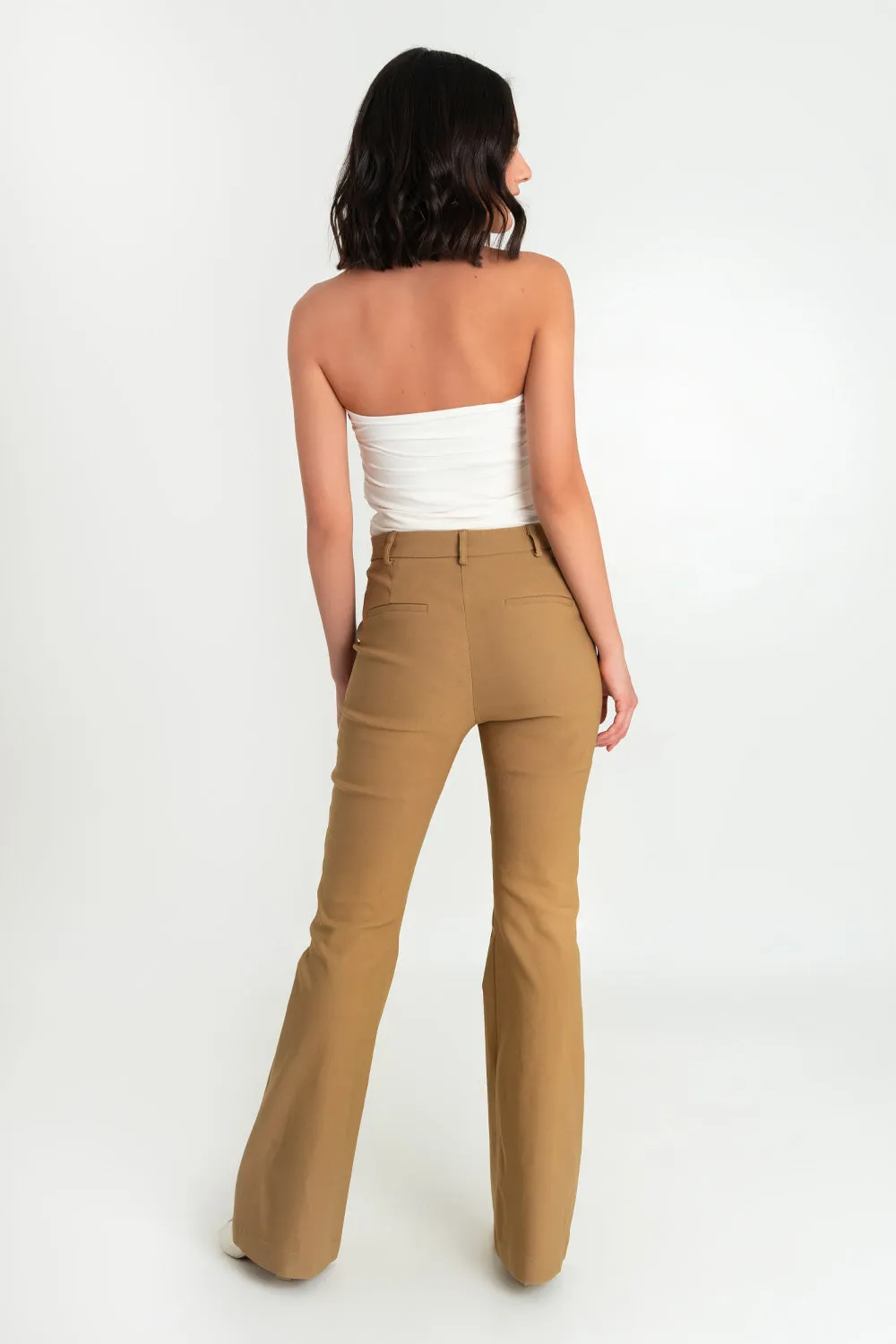 Pantalón ajustado de fit flare tiro alto