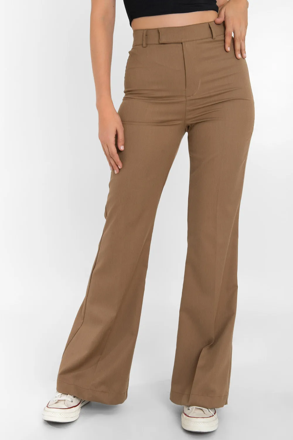 Pantalón ajustado fit flare de tiro alto