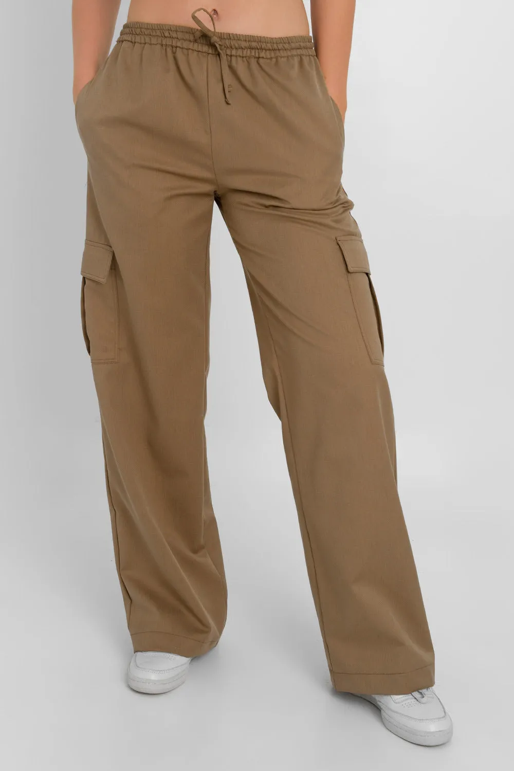 Pantalón cargo de fit recto con jareta