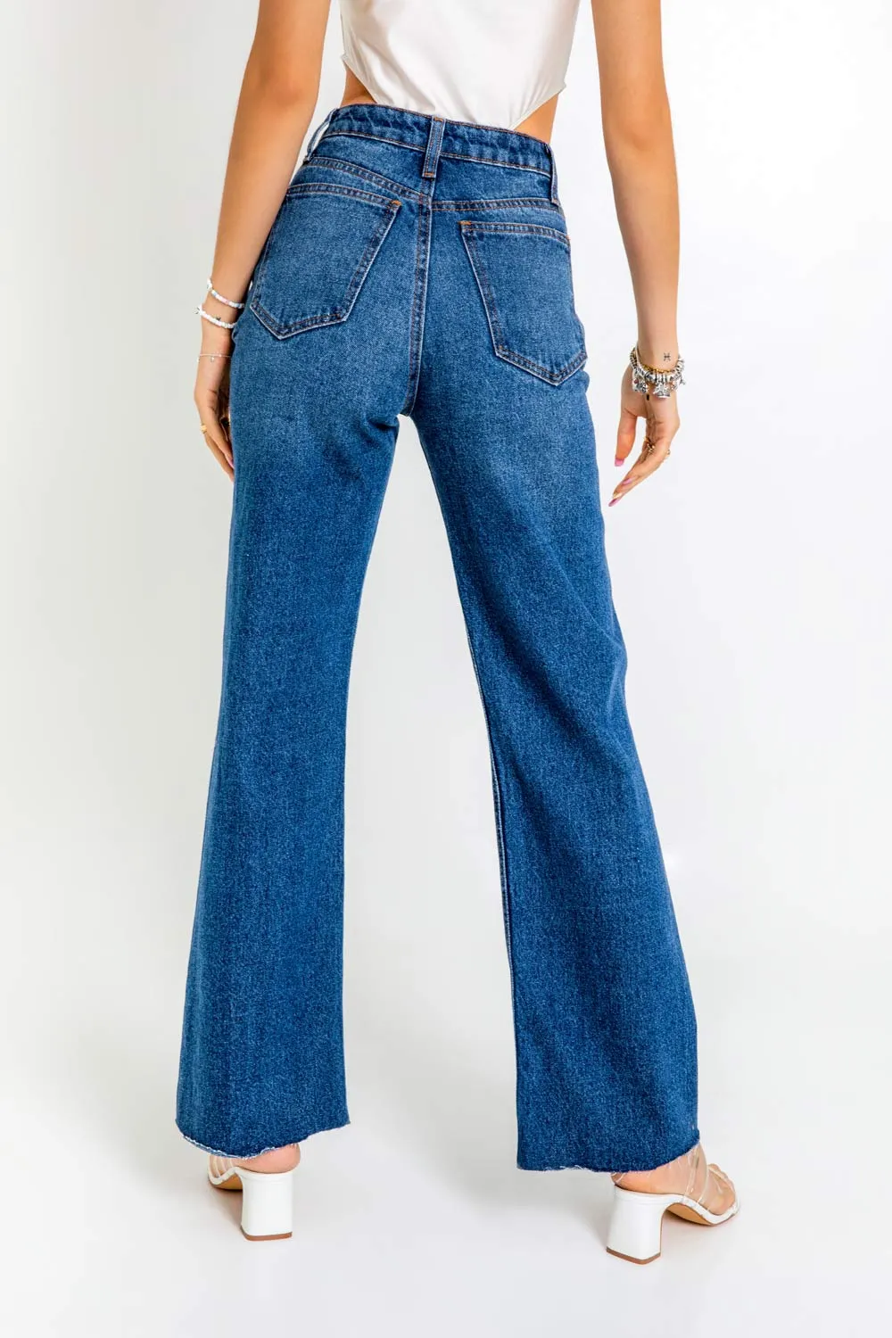 Pantalón denim wide leg con rotos