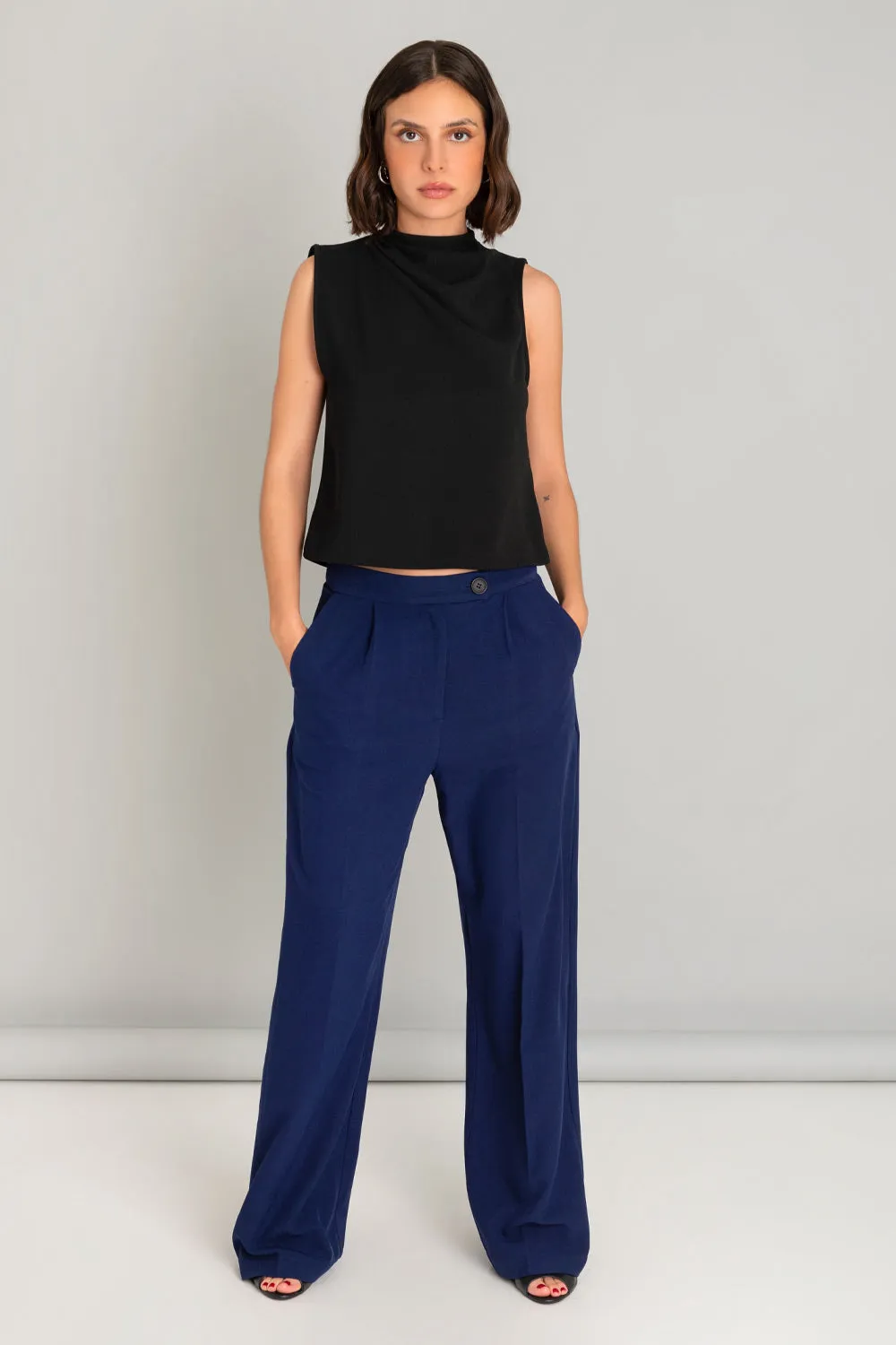 Pantalón fit wide leg con rayas tiro alto