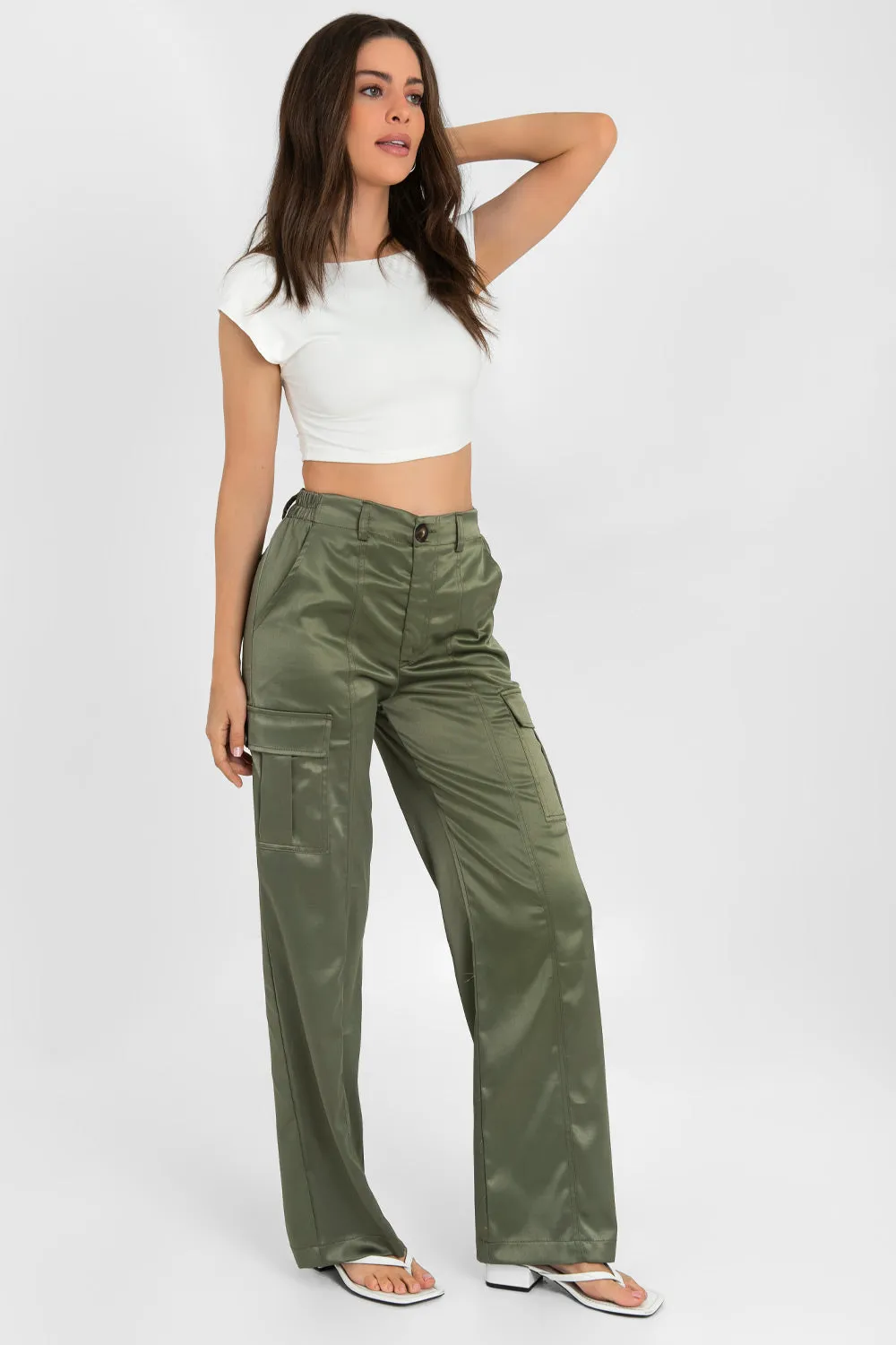 Pantalón satinado cargo wide leg fit