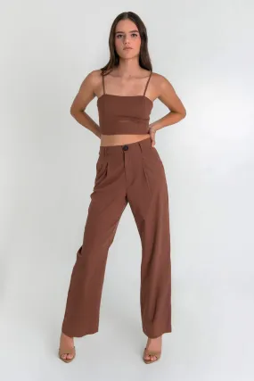 Pantalón wide leg tiro alto con botón en contraste